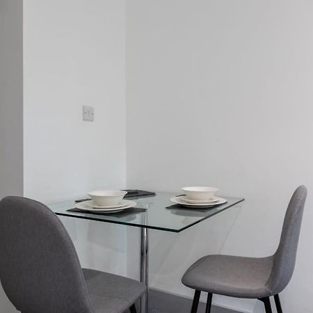 Amazing 1 Bedroom Apartment Leeds Лийдс Екстериор снимка