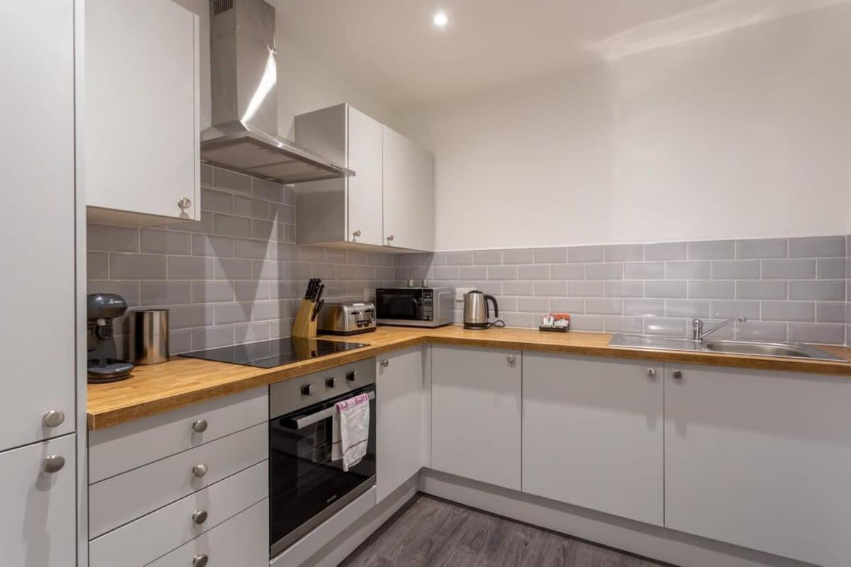 Amazing 1 Bedroom Apartment Leeds Лийдс Екстериор снимка