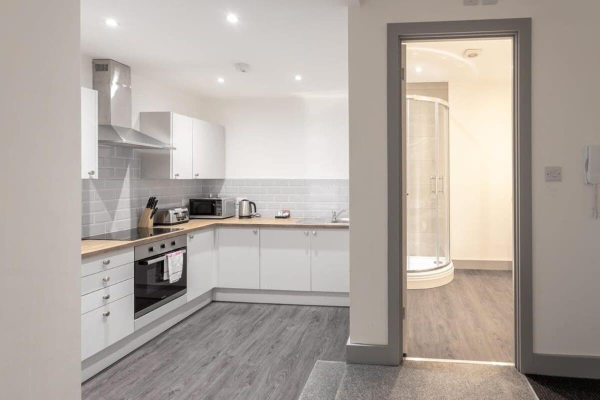Amazing 1 Bedroom Apartment Leeds Лийдс Екстериор снимка