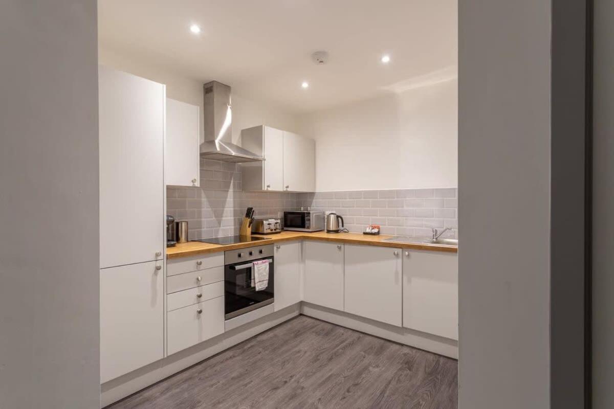 Amazing 1 Bedroom Apartment Leeds Лийдс Екстериор снимка