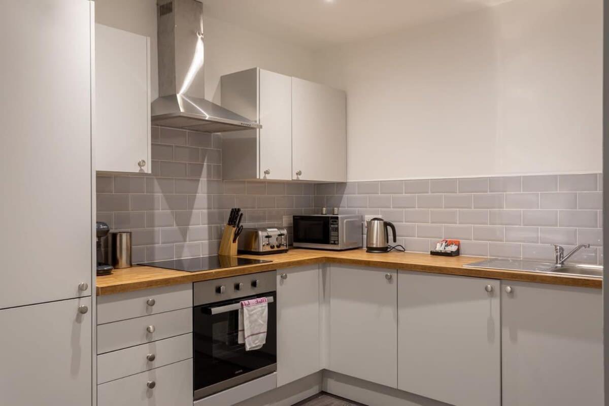 Amazing 1 Bedroom Apartment Leeds Лийдс Екстериор снимка